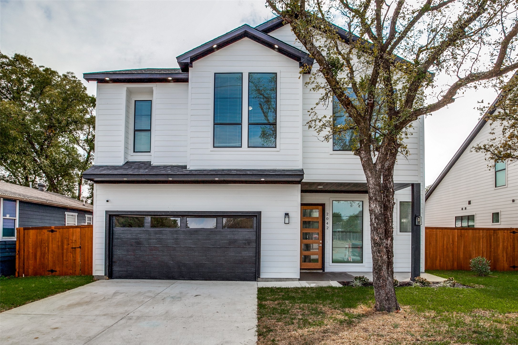 2042 Bickers Street Dallas TX 75212