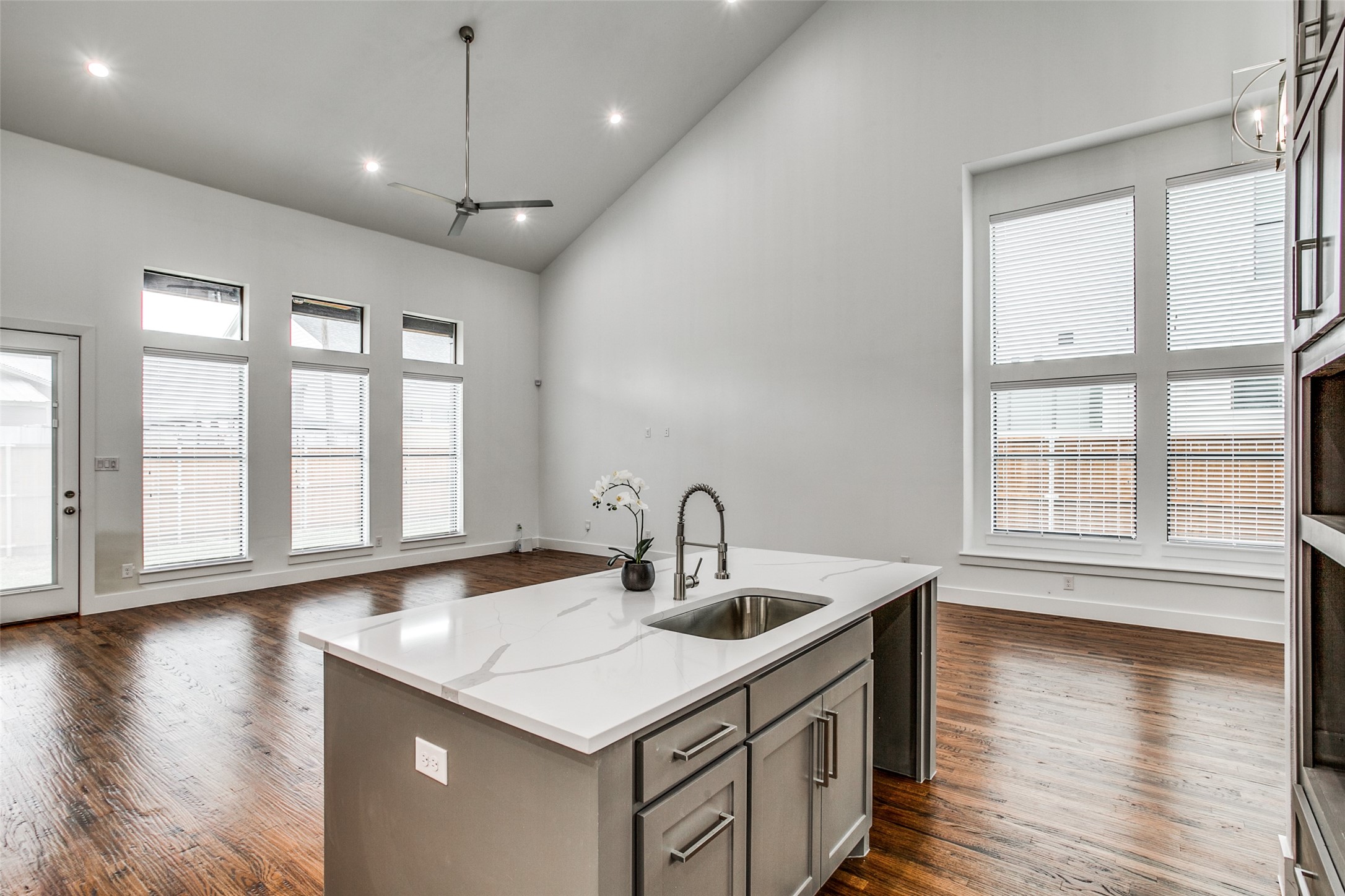 2042 Bickers Street Dallas TX 75212