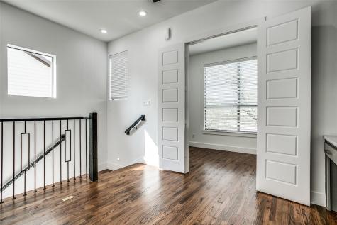 2042 Bickers Street Dallas TX 75212