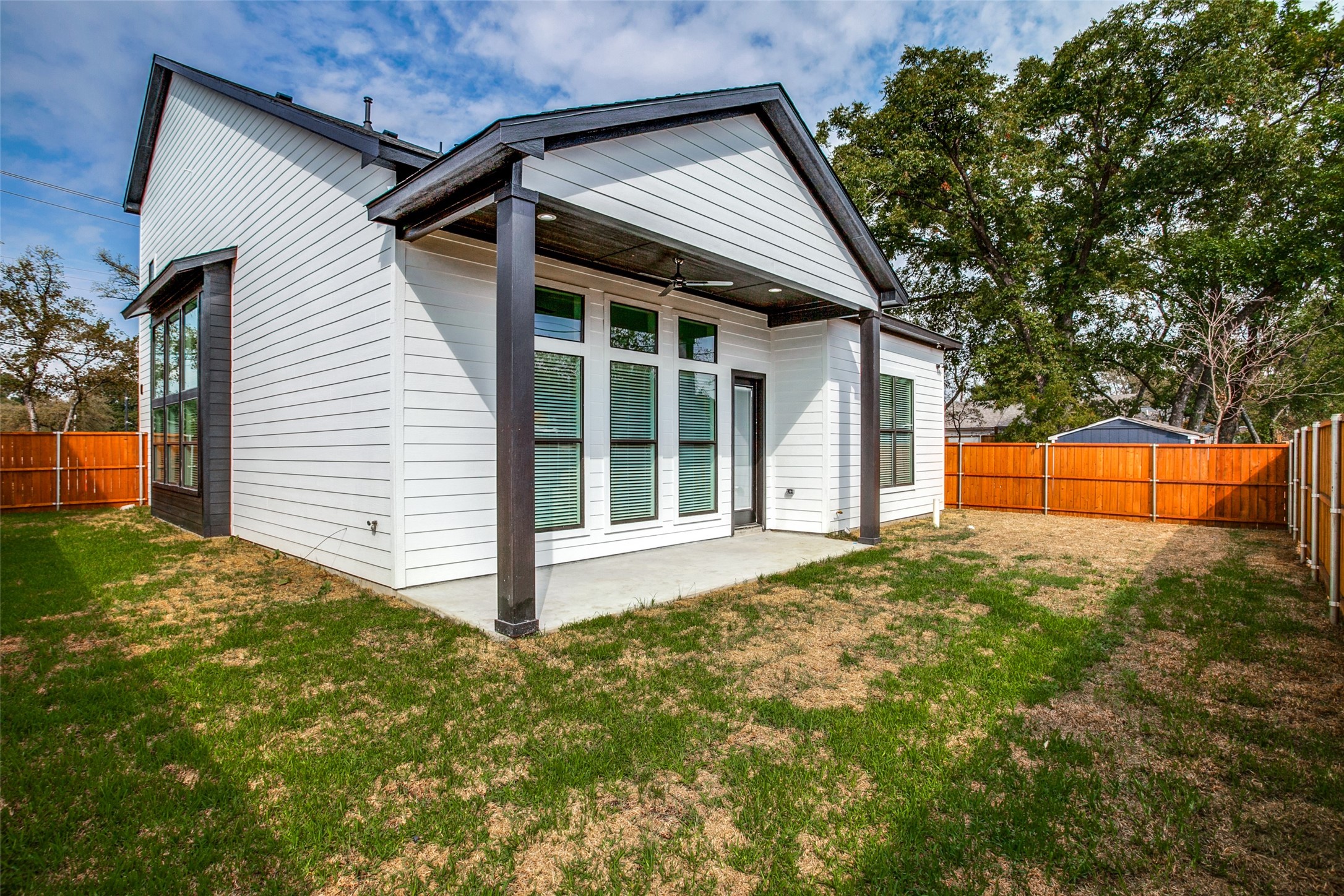 2042 Bickers Street Dallas TX 75212