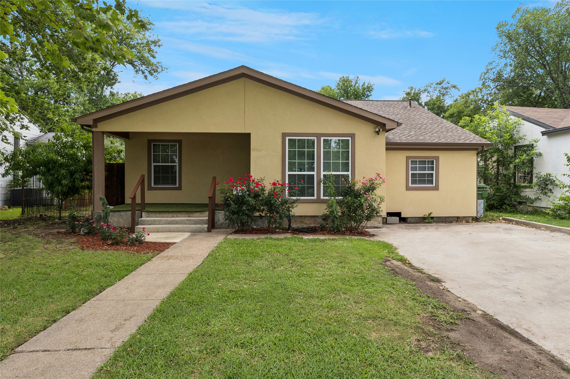 1042 SW 3rd Street Grand Prairie TX 75051