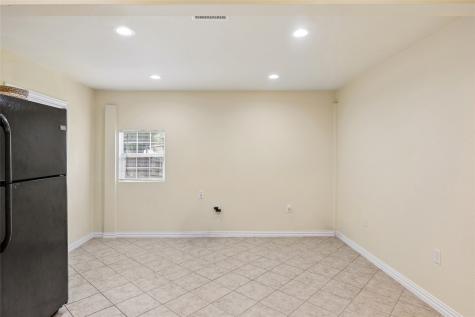 1042 SW 3rd Street Grand Prairie TX 75051