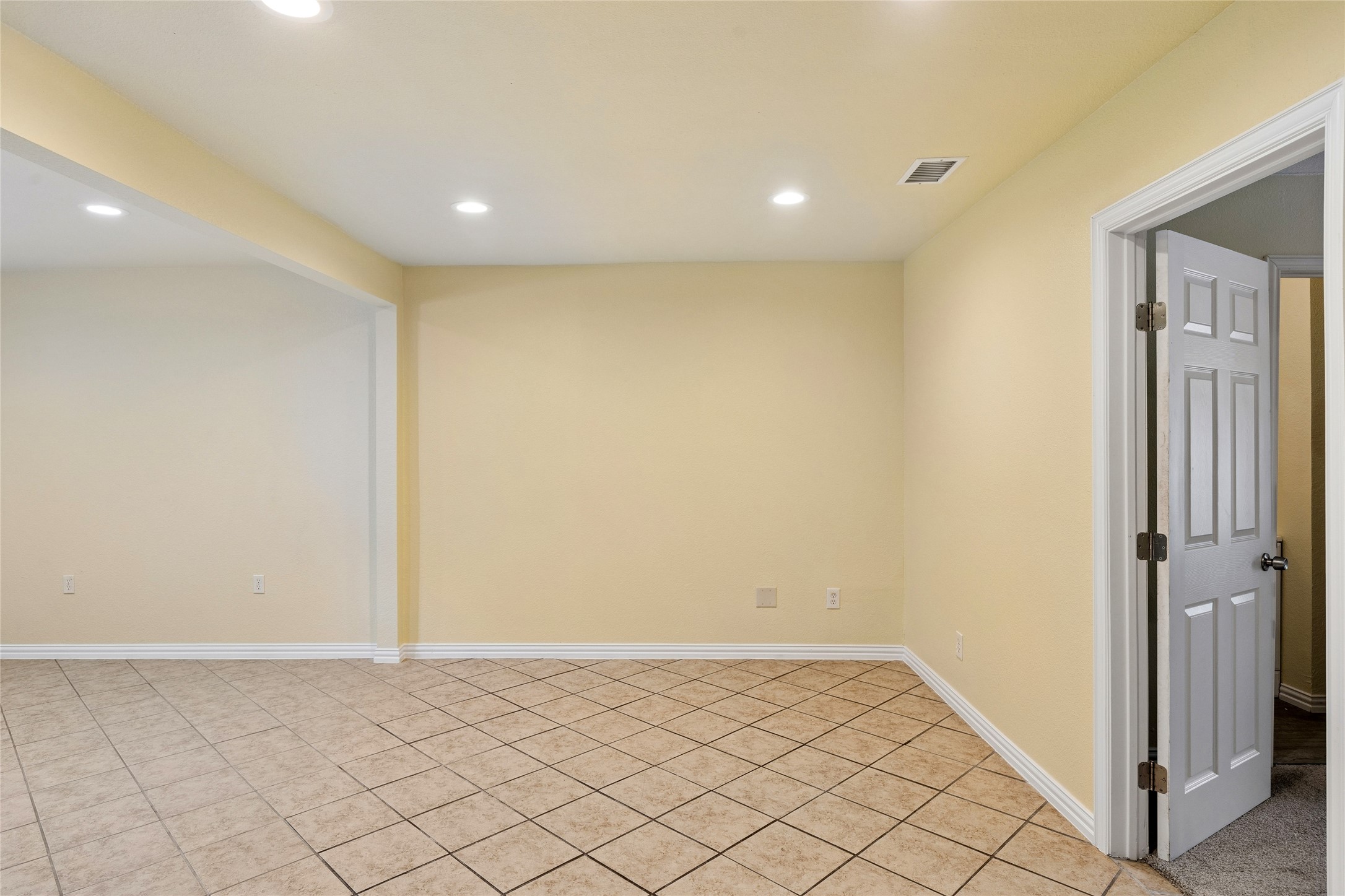 1042 SW 3rd Street Grand Prairie TX 75051