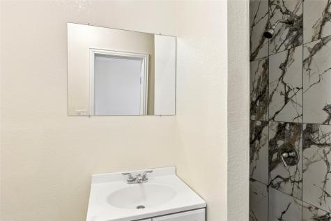 1042 SW 3rd Street Grand Prairie TX 75051