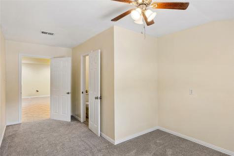 1042 SW 3rd Street Grand Prairie TX 75051