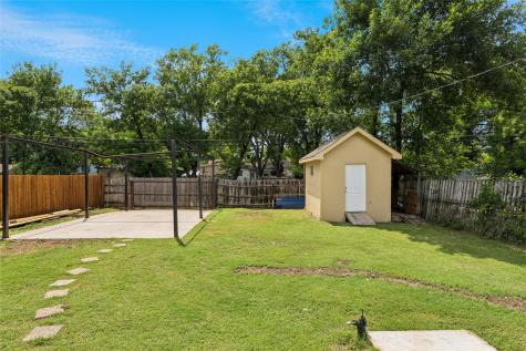 1042 SW 3rd Street Grand Prairie TX 75051