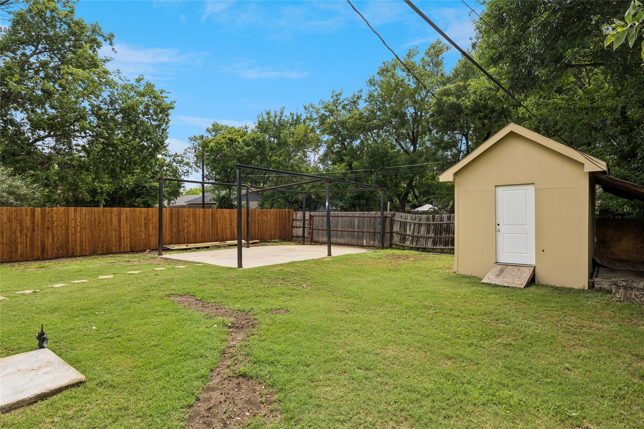 1042 SW 3rd Street Grand Prairie TX 75051
