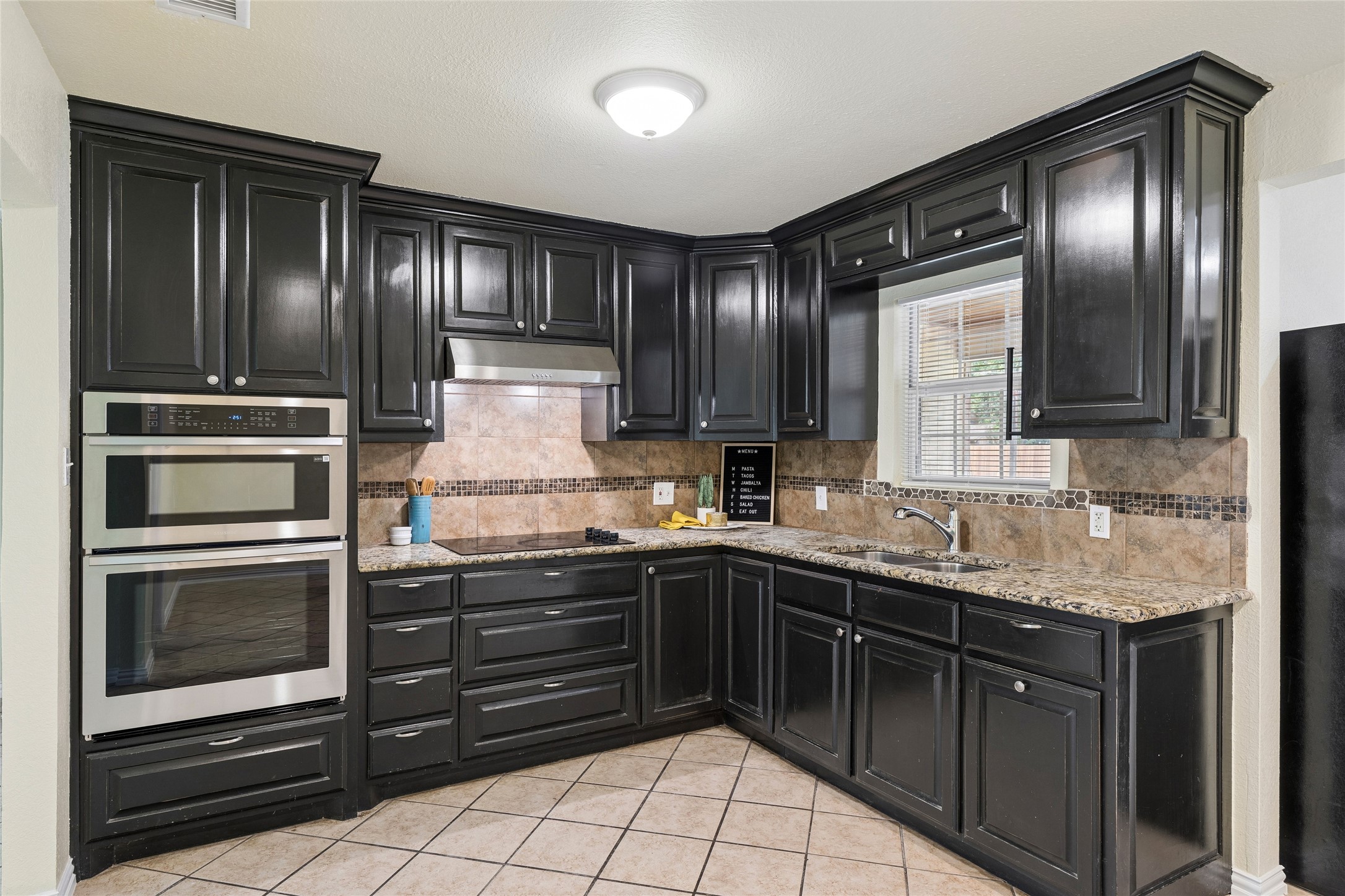 1042 SW 3rd Street Grand Prairie TX 75051