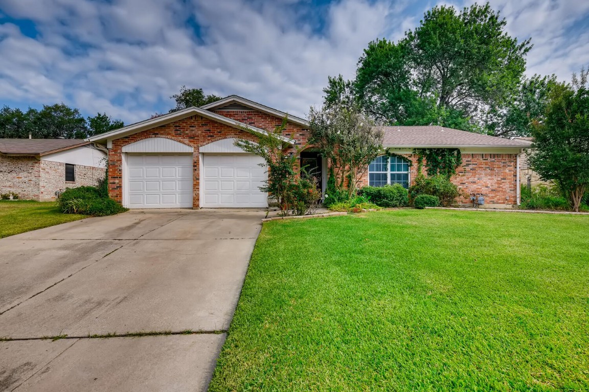716 Meadowcrest Drive Crowley TX 76036