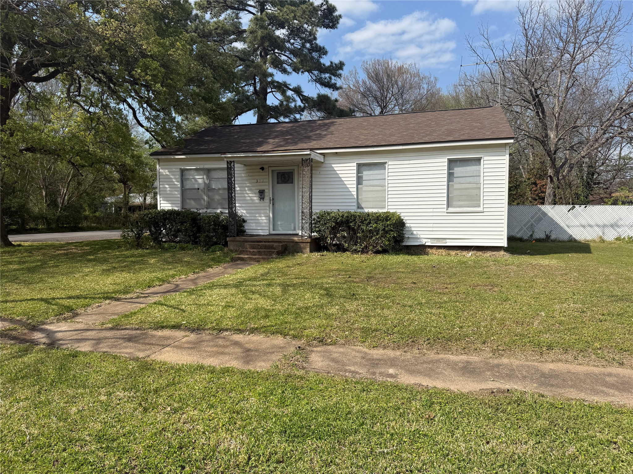 301 Boyd Loop Bonham TX 75418