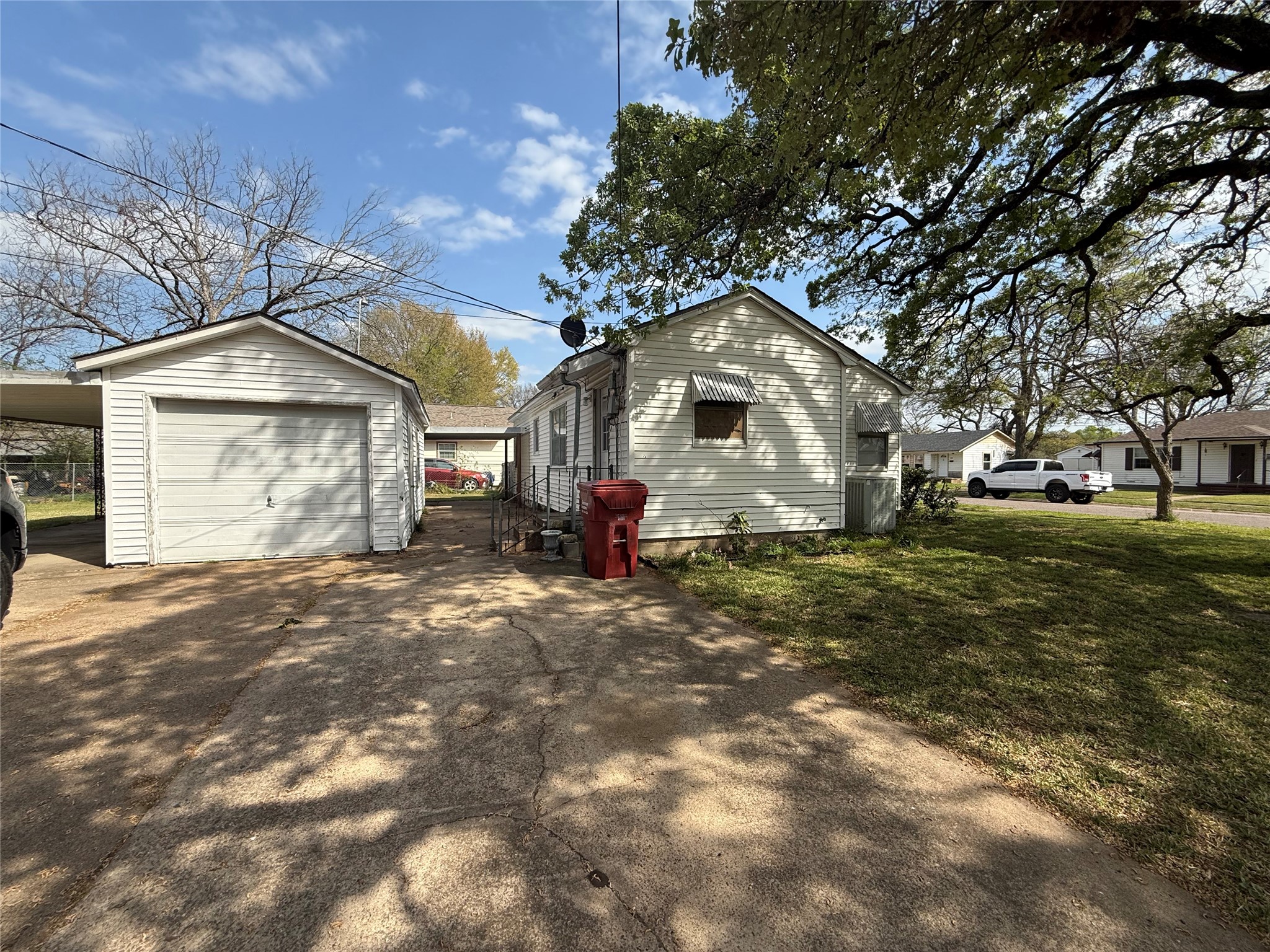 301 Boyd Loop Bonham TX 75418