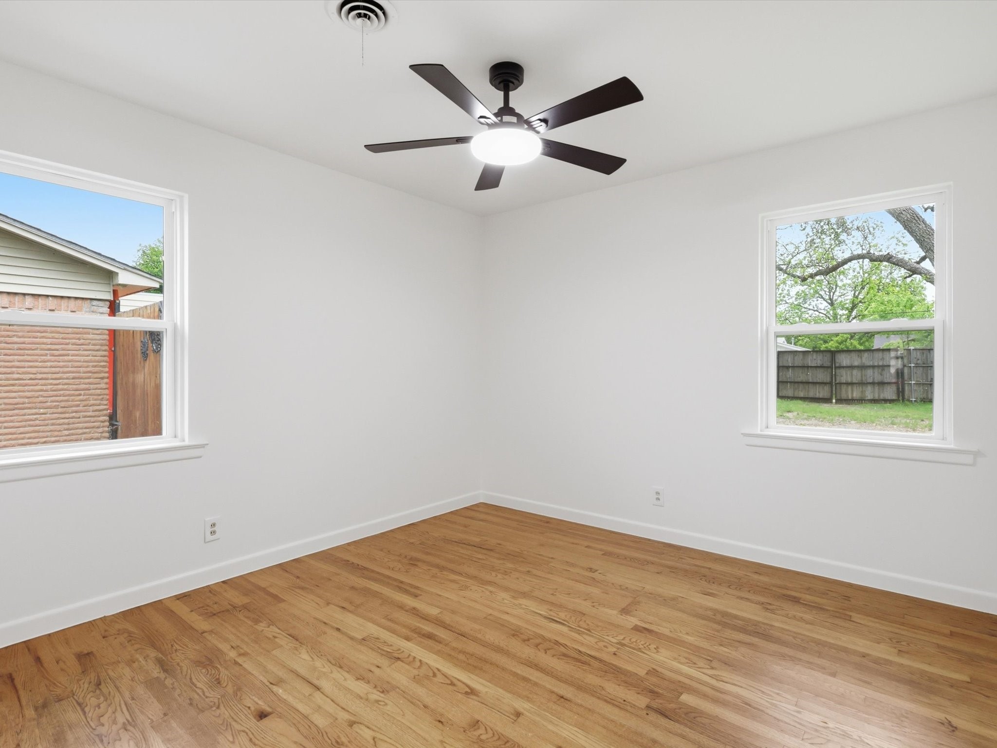 1112 Noble Avenue Carrollton TX 75006