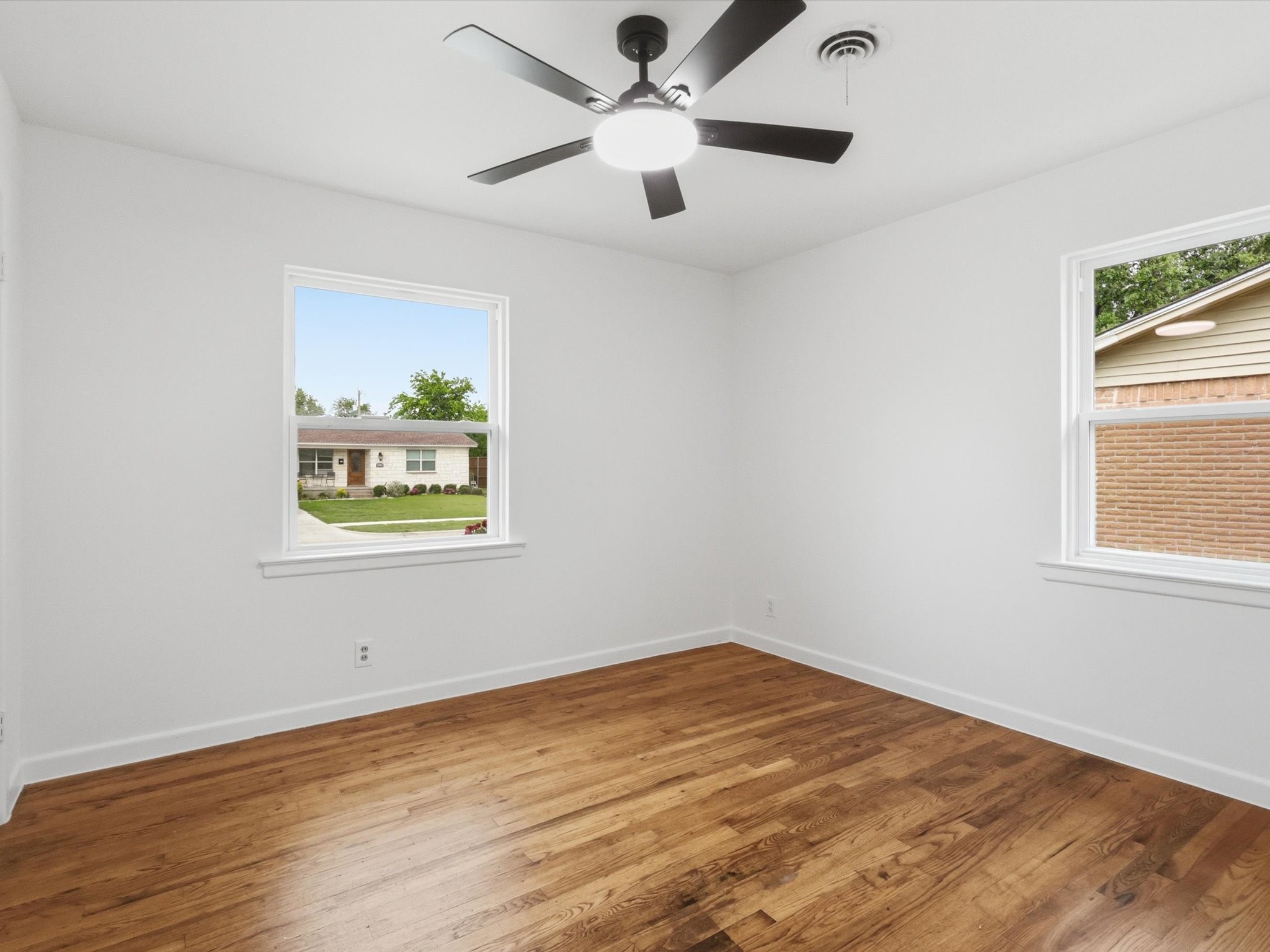 1112 Noble Avenue Carrollton TX 75006