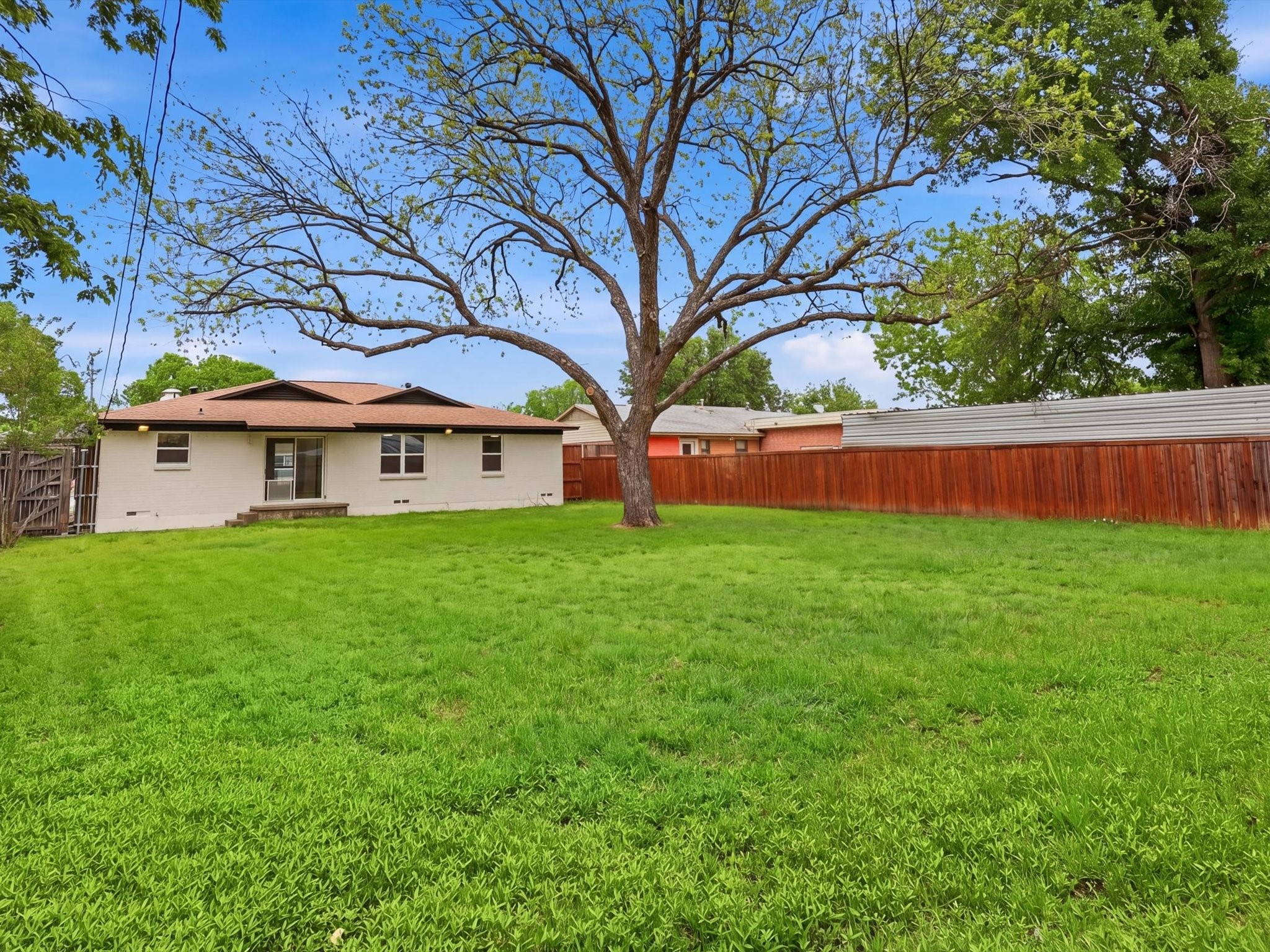 1112 Noble Avenue Carrollton TX 75006