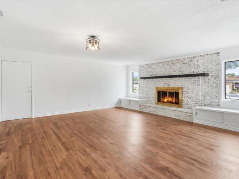 1112 Noble Avenue Carrollton TX 75006