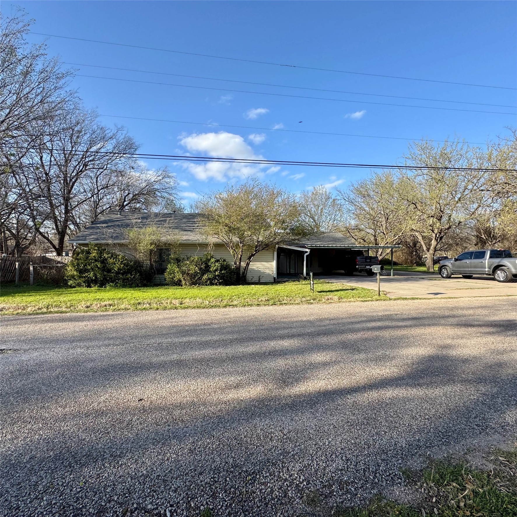 511 Rogers Road Newark TX 76071