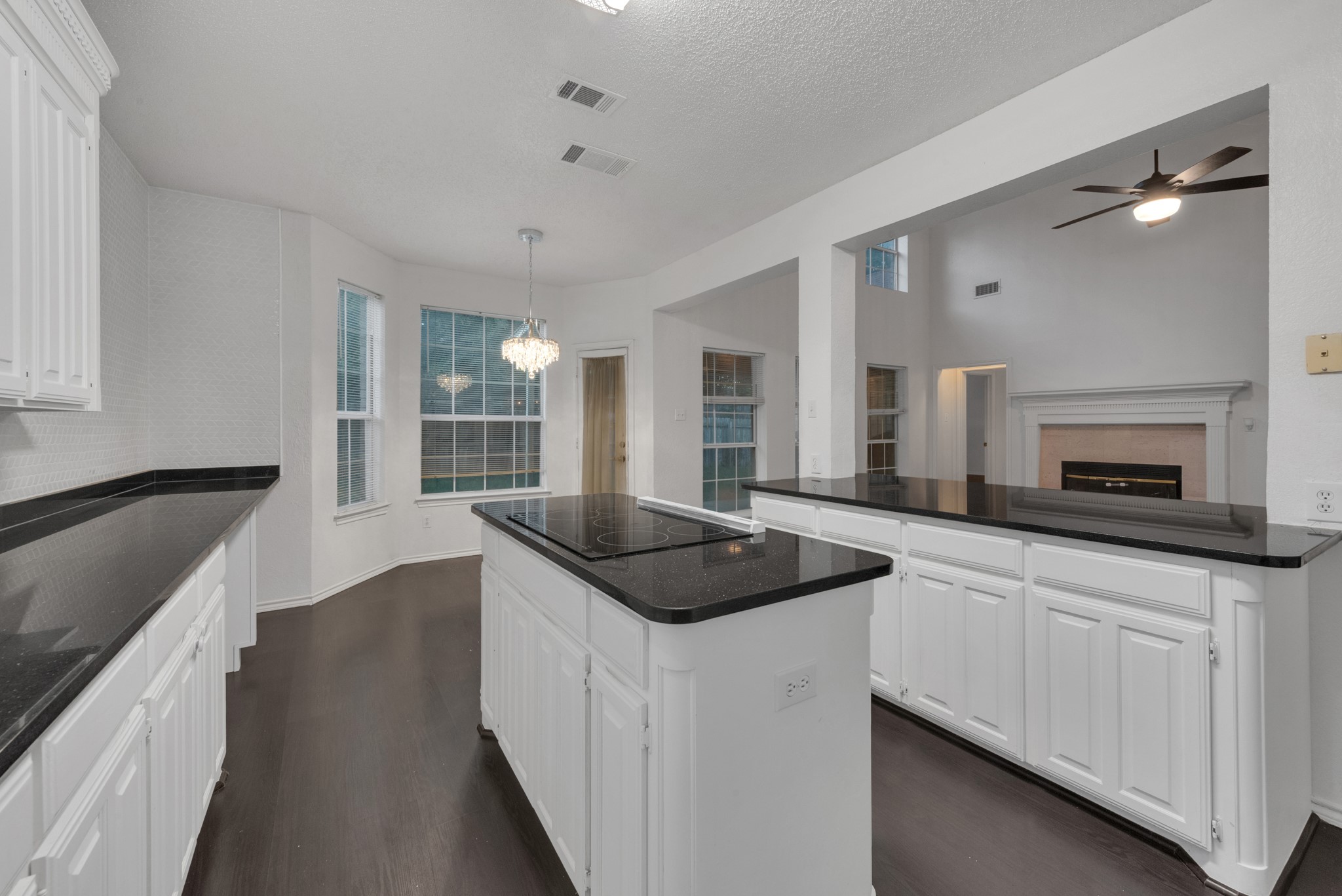 2119 Twin Elms Drive Arlington TX 76012
