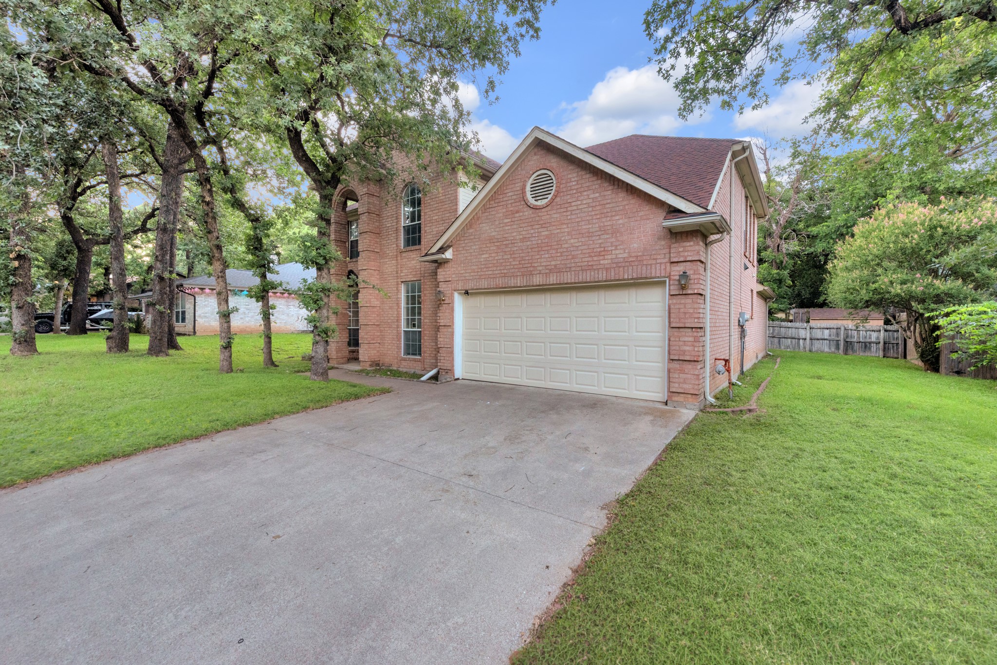 2119 Twin Elms Drive Arlington TX 76012