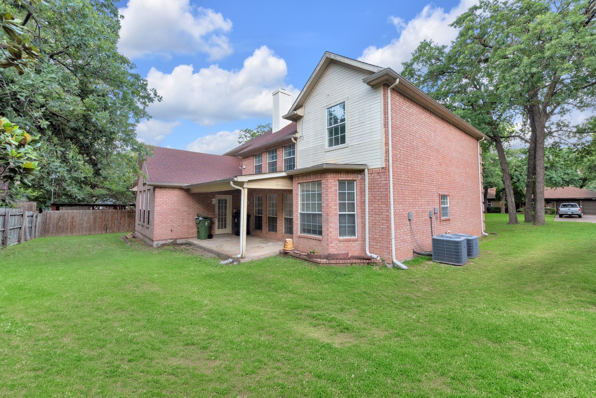 2119 Twin Elms Drive Arlington TX 76012