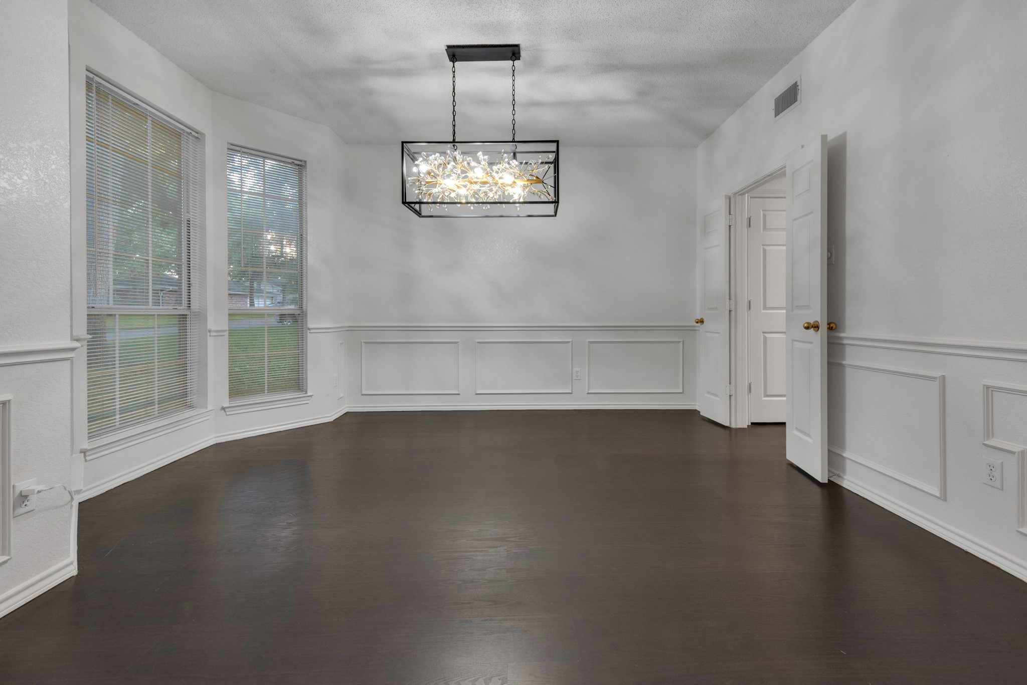 2119 Twin Elms Drive Arlington TX 76012