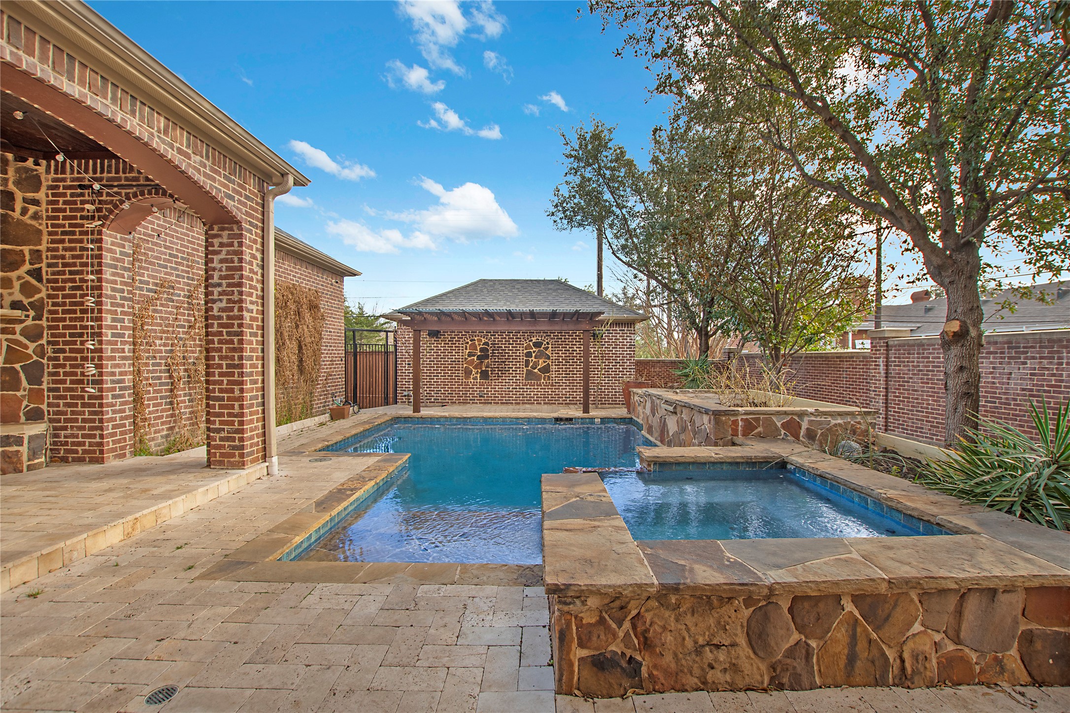2945 Dyer Street University Park TX 75205
