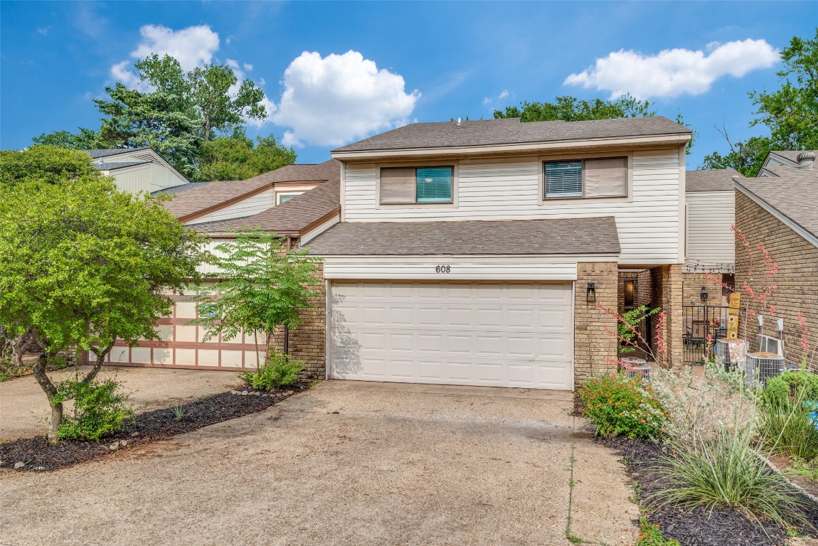 608 Old Country Road Duncanville TX 75137