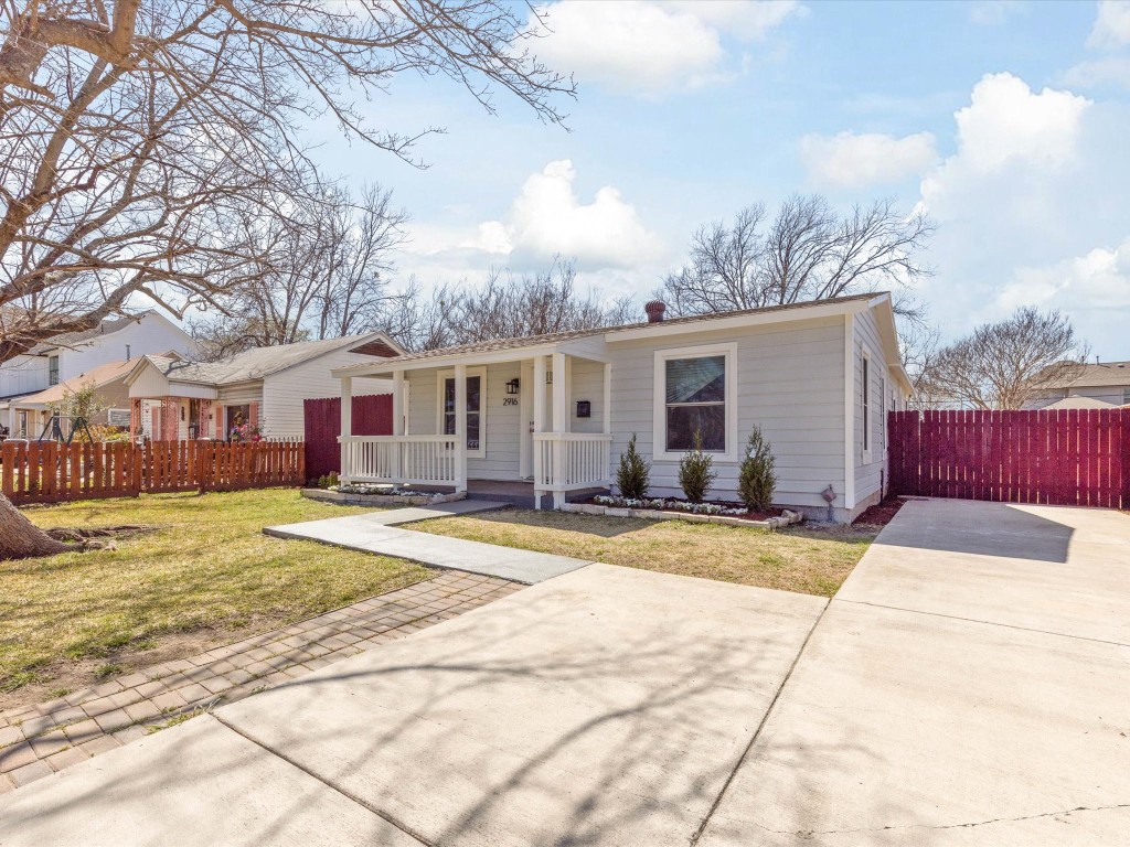 2916 Livingston Avenue Fort Worth TX 76110