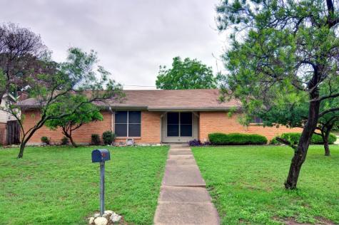300 Mildred Lane Benbrook TX 76126