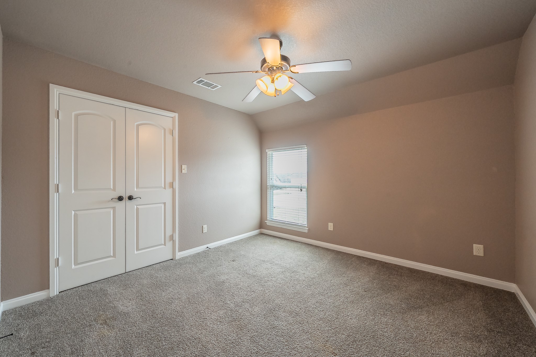 405 Edgewood Terrace Boyd TX 76023