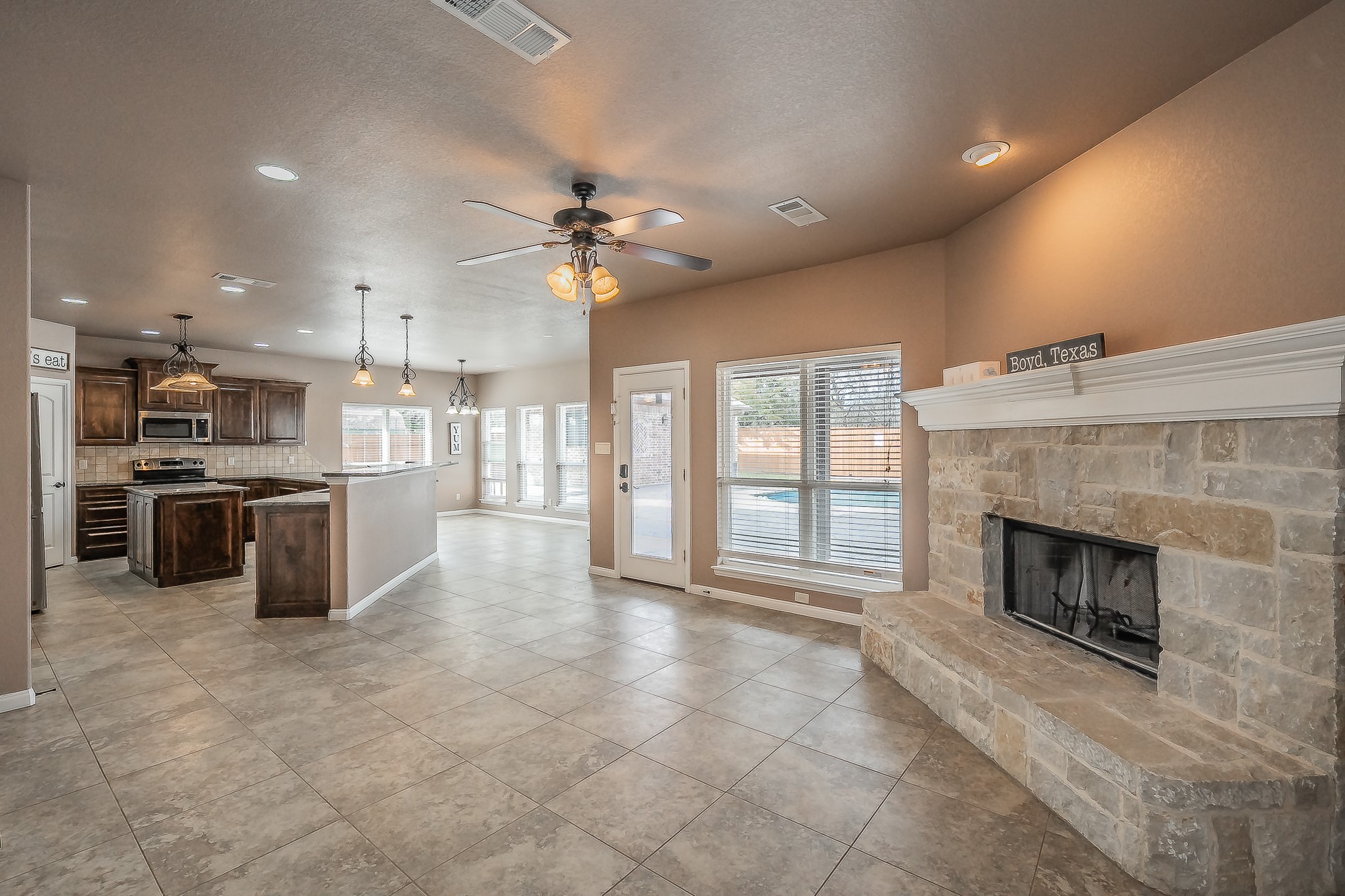 405 Edgewood Terrace Boyd TX 76023