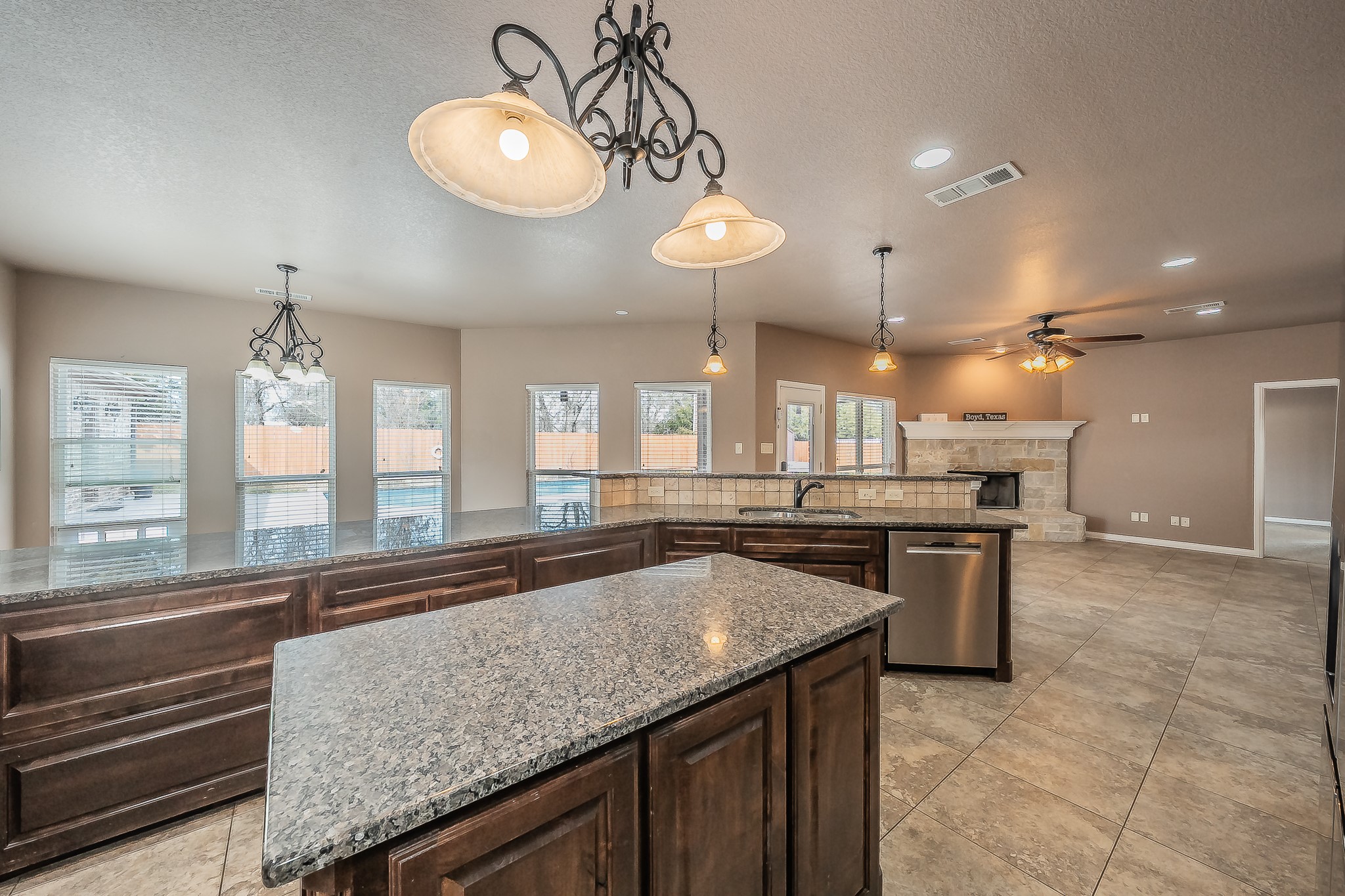 405 Edgewood Terrace Boyd TX 76023