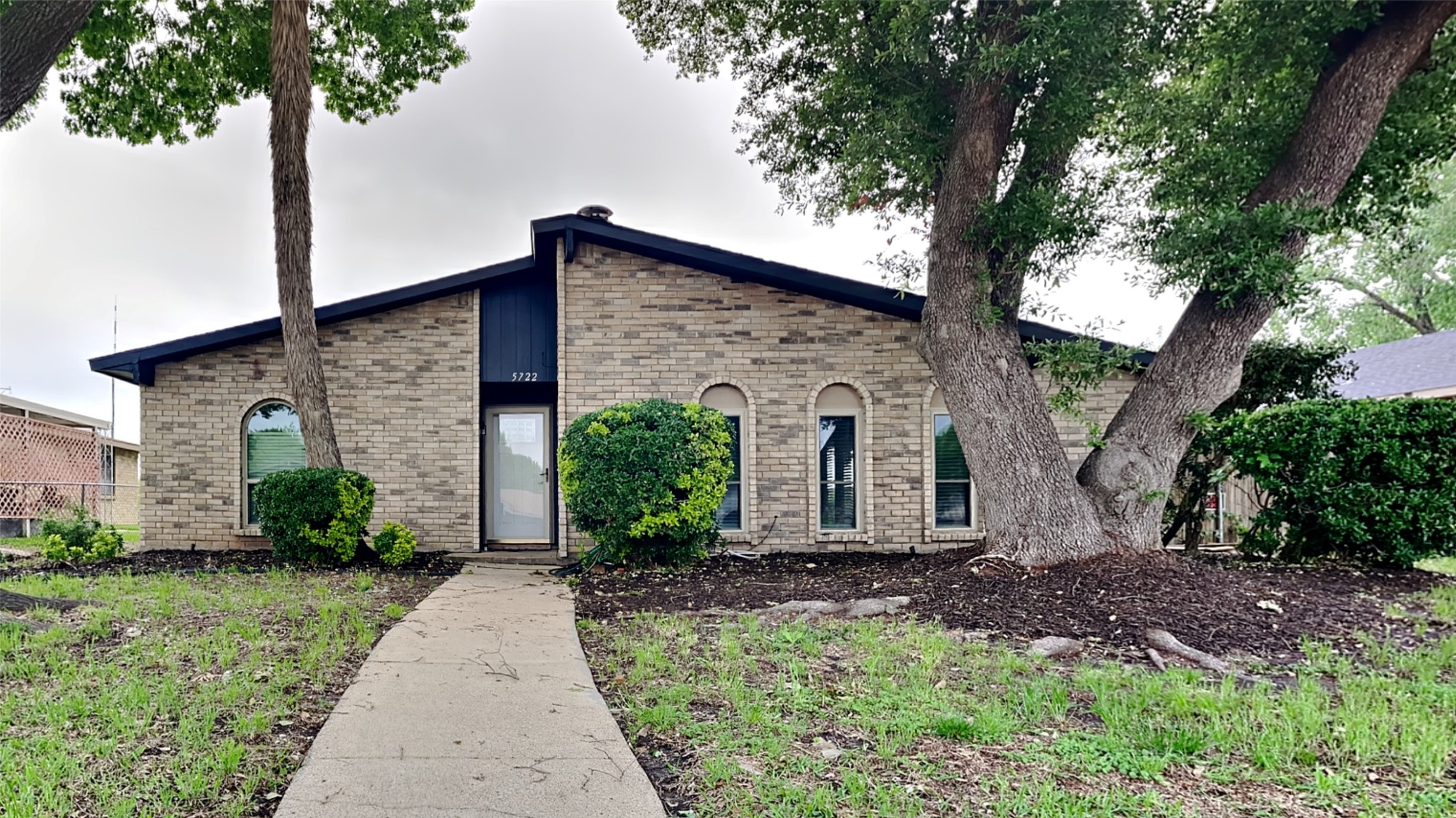 5722 Kerry Lane Garland TX 75043
