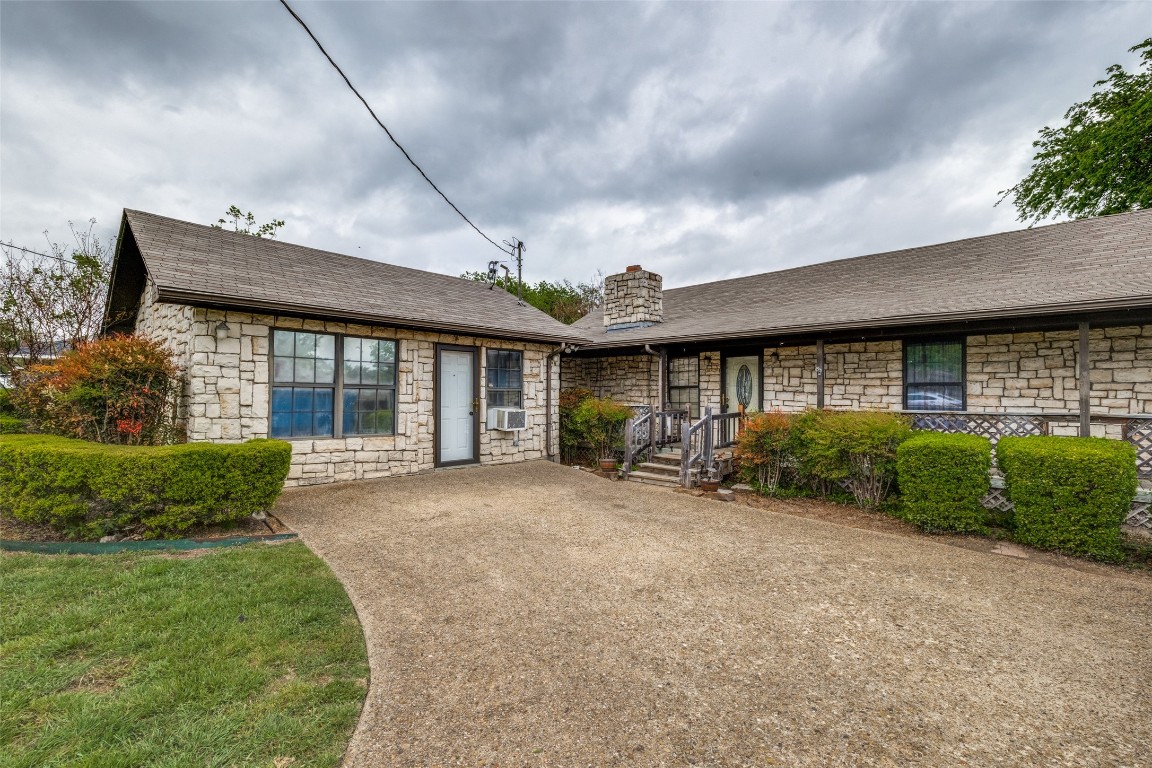 1215 W Ridge Drive Duncanville TX 75116
