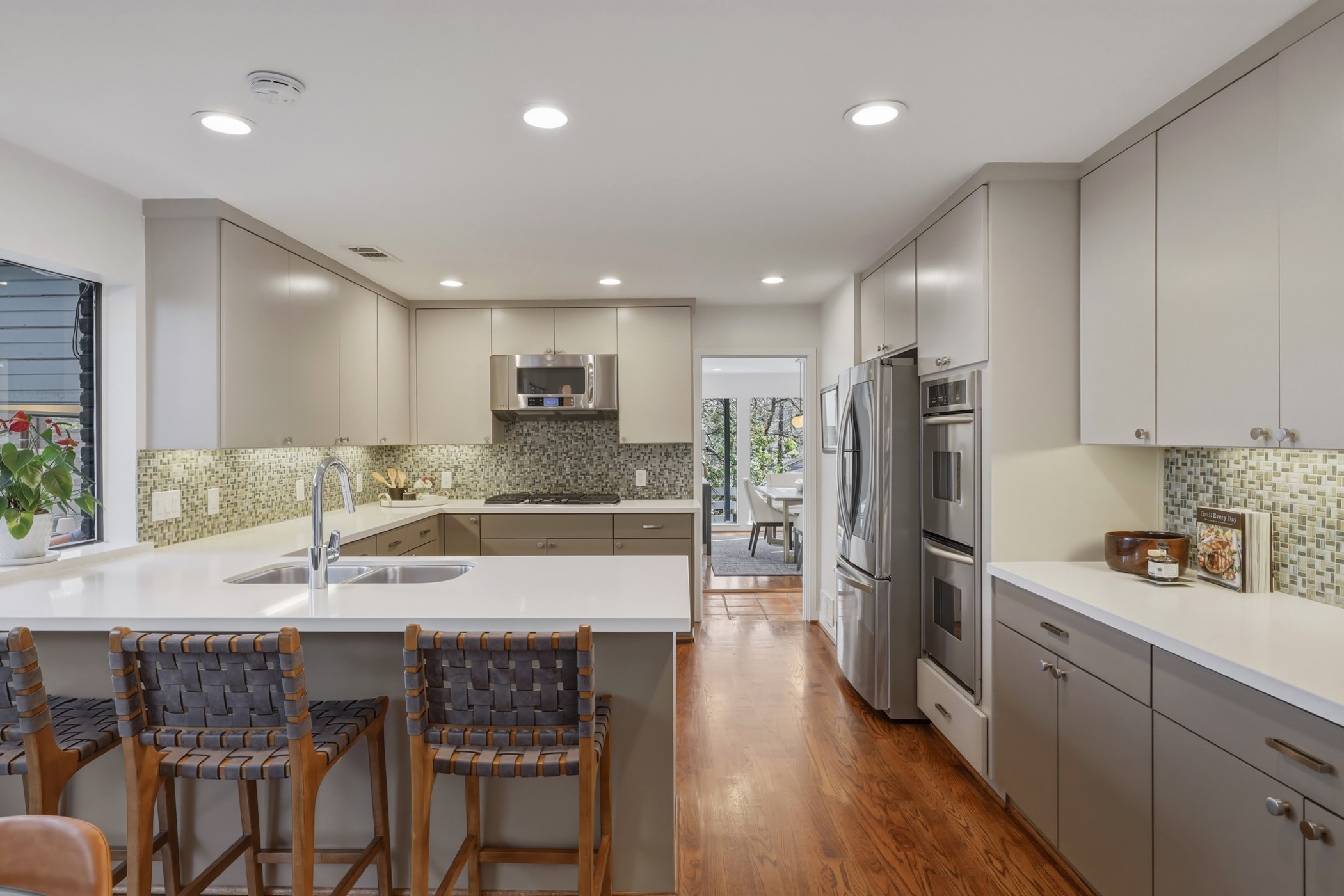 965 Easton Place Dallas TX 75218