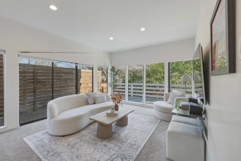 965 Easton Place Dallas TX 75218