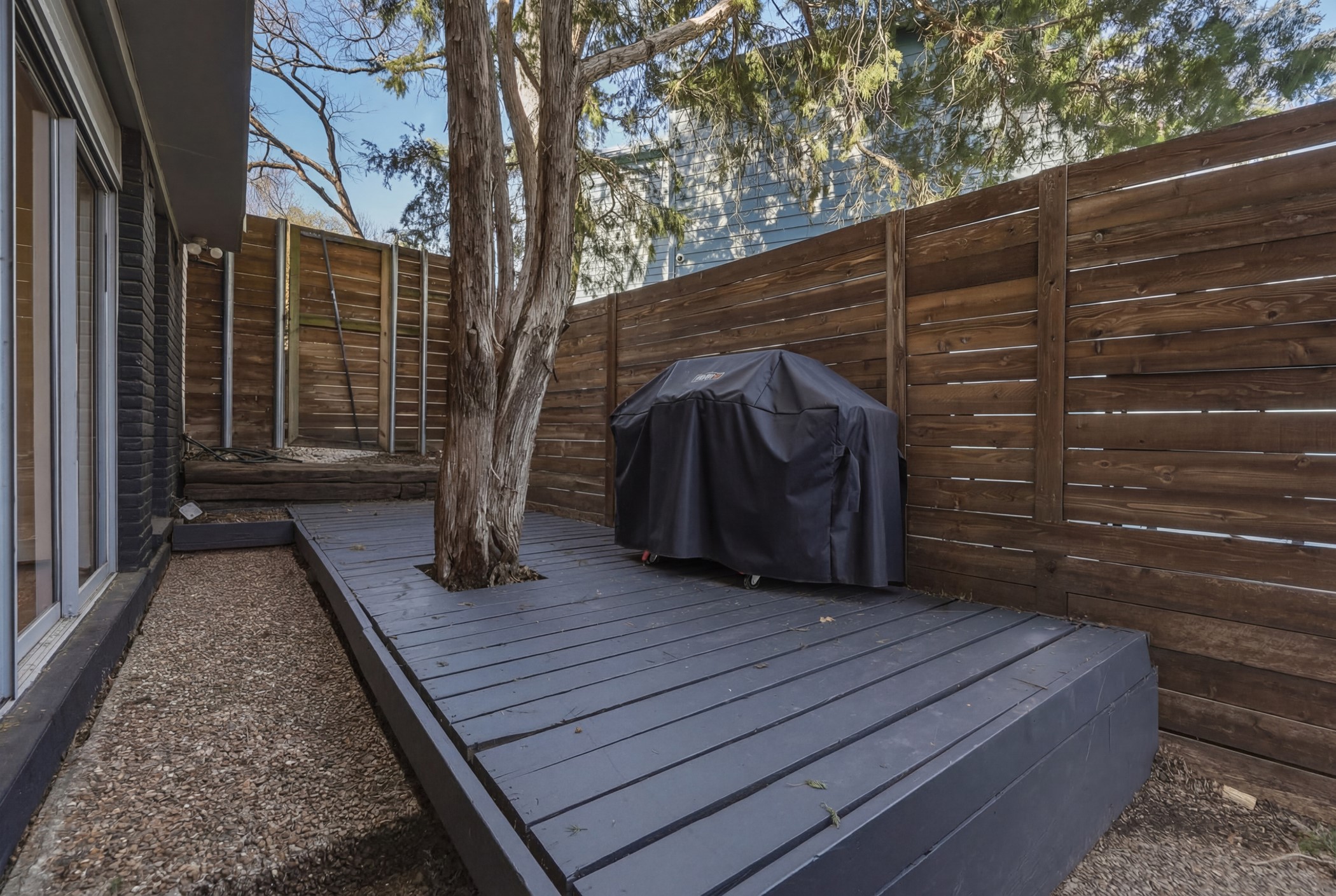 965 Easton Place Dallas TX 75218