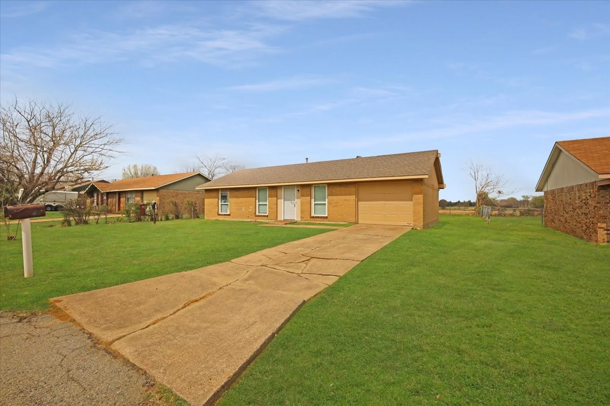 2114 Sunset Drive Brookston TX 75421