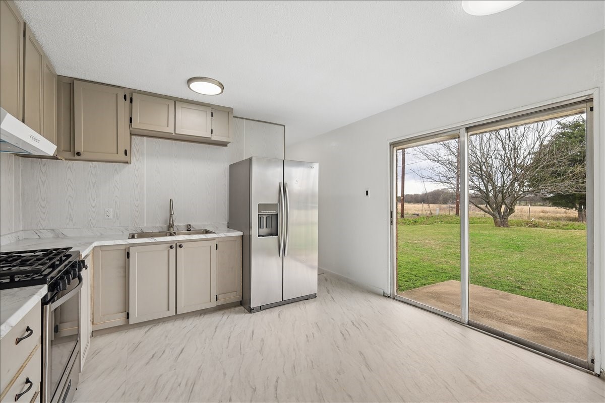 2114 Sunset Drive Brookston TX 75421