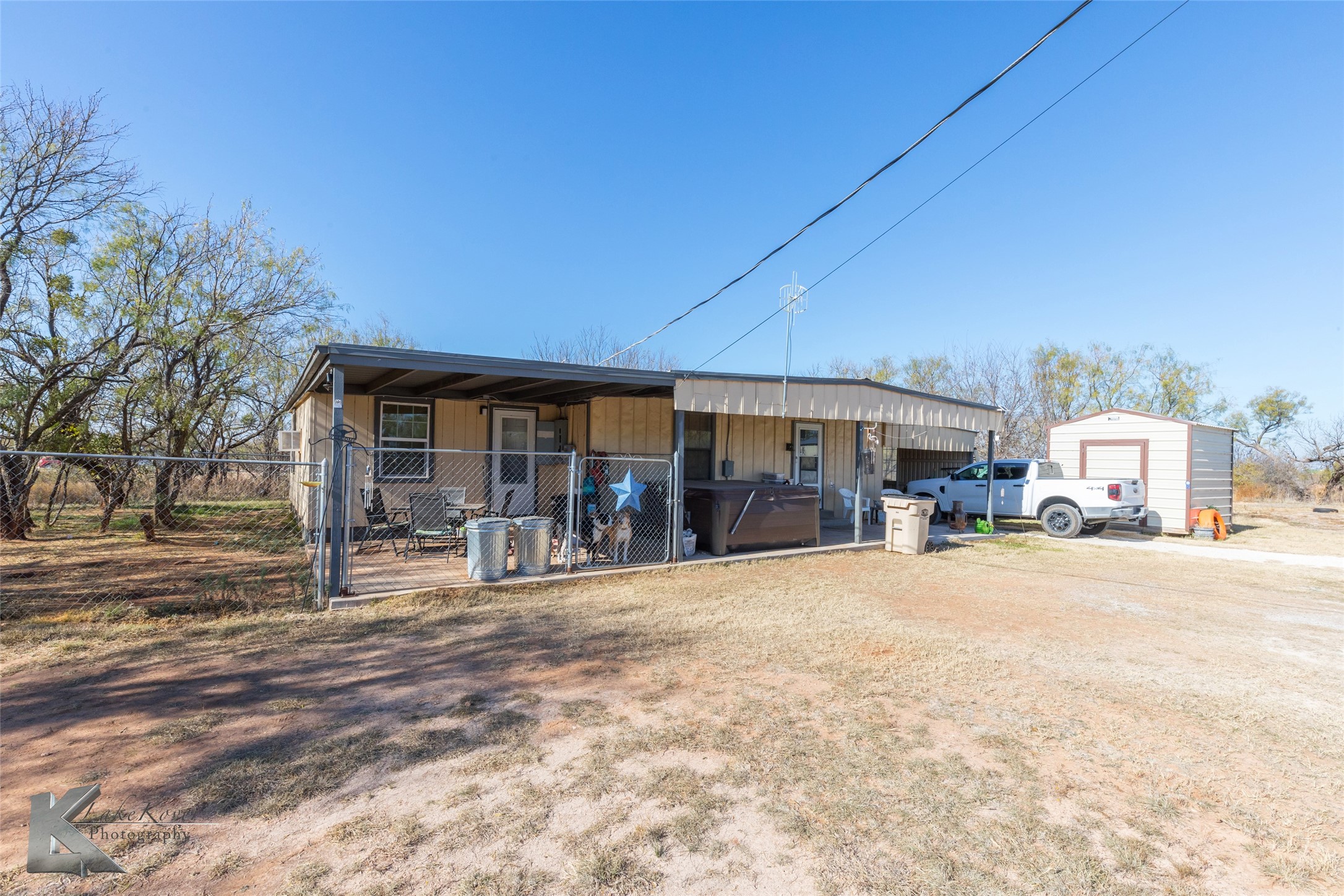576 Mccartney Lane Tye TX 79563