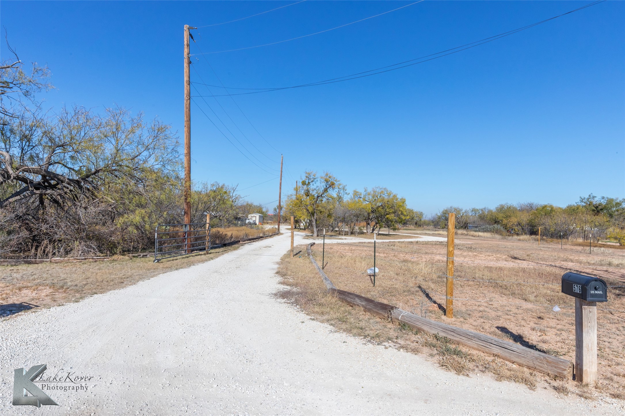 576 Mccartney Lane Tye TX 79563