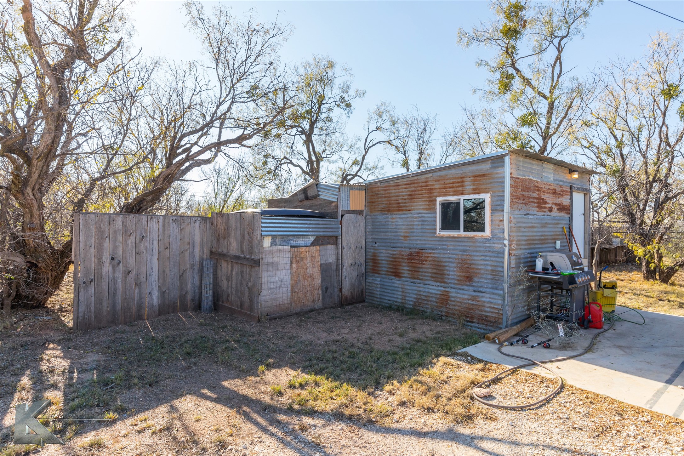 576 Mccartney Lane Tye TX 79563