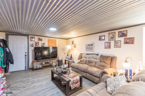 576 Mccartney Lane Tye TX 79563