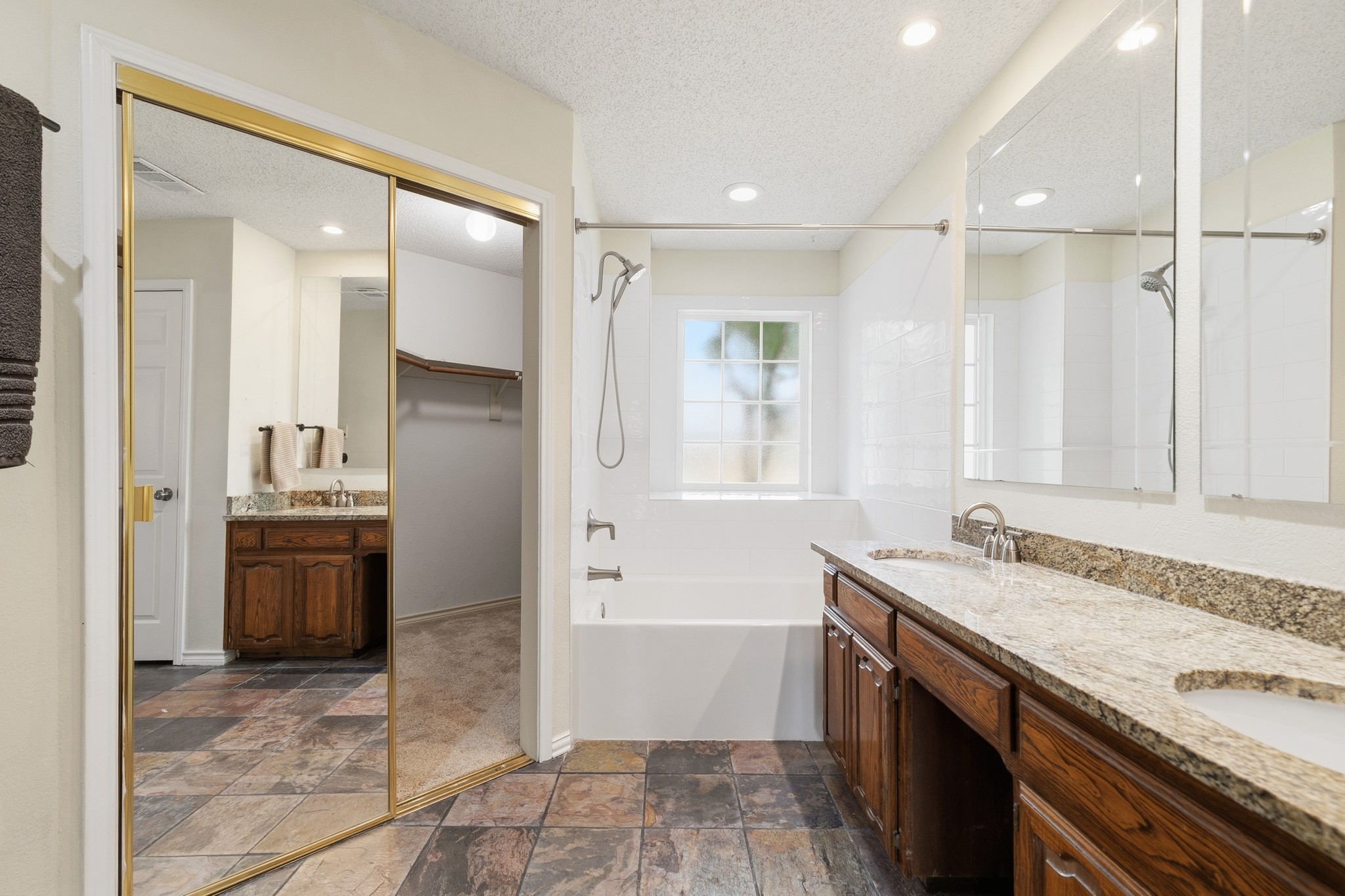 2927 S Bend Drive Dallas TX 75229