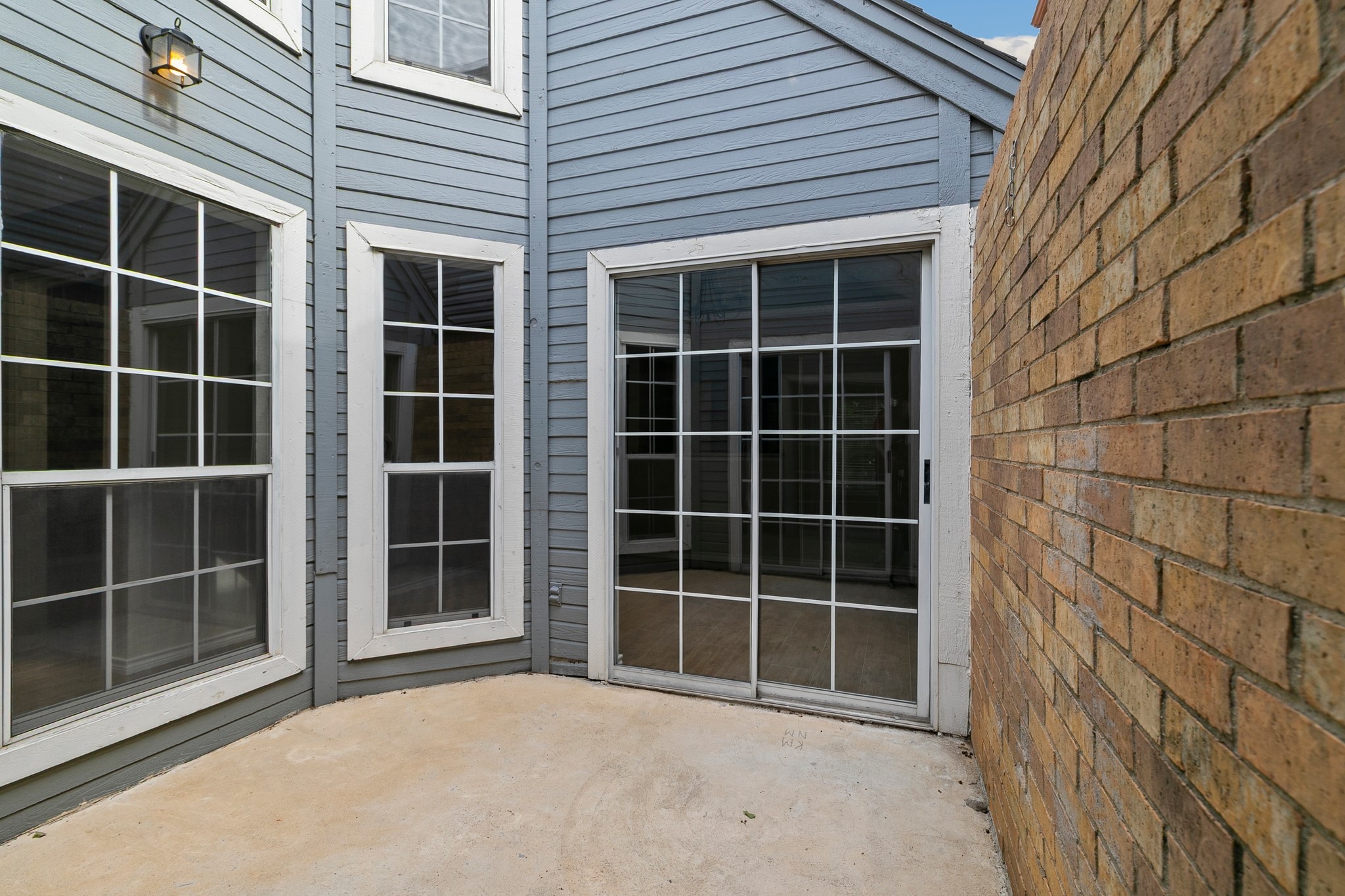 2927 S Bend Drive Dallas TX 75229