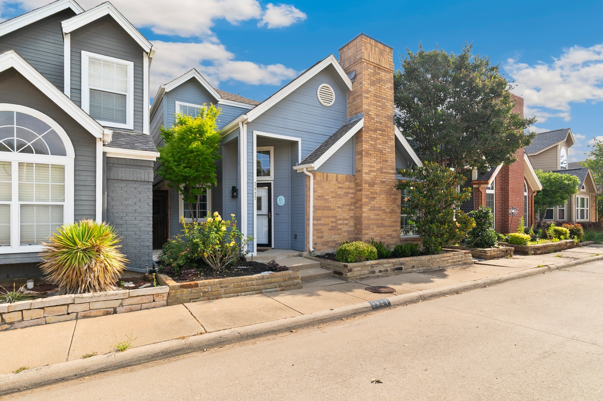 2927 S Bend Drive Dallas TX 75229