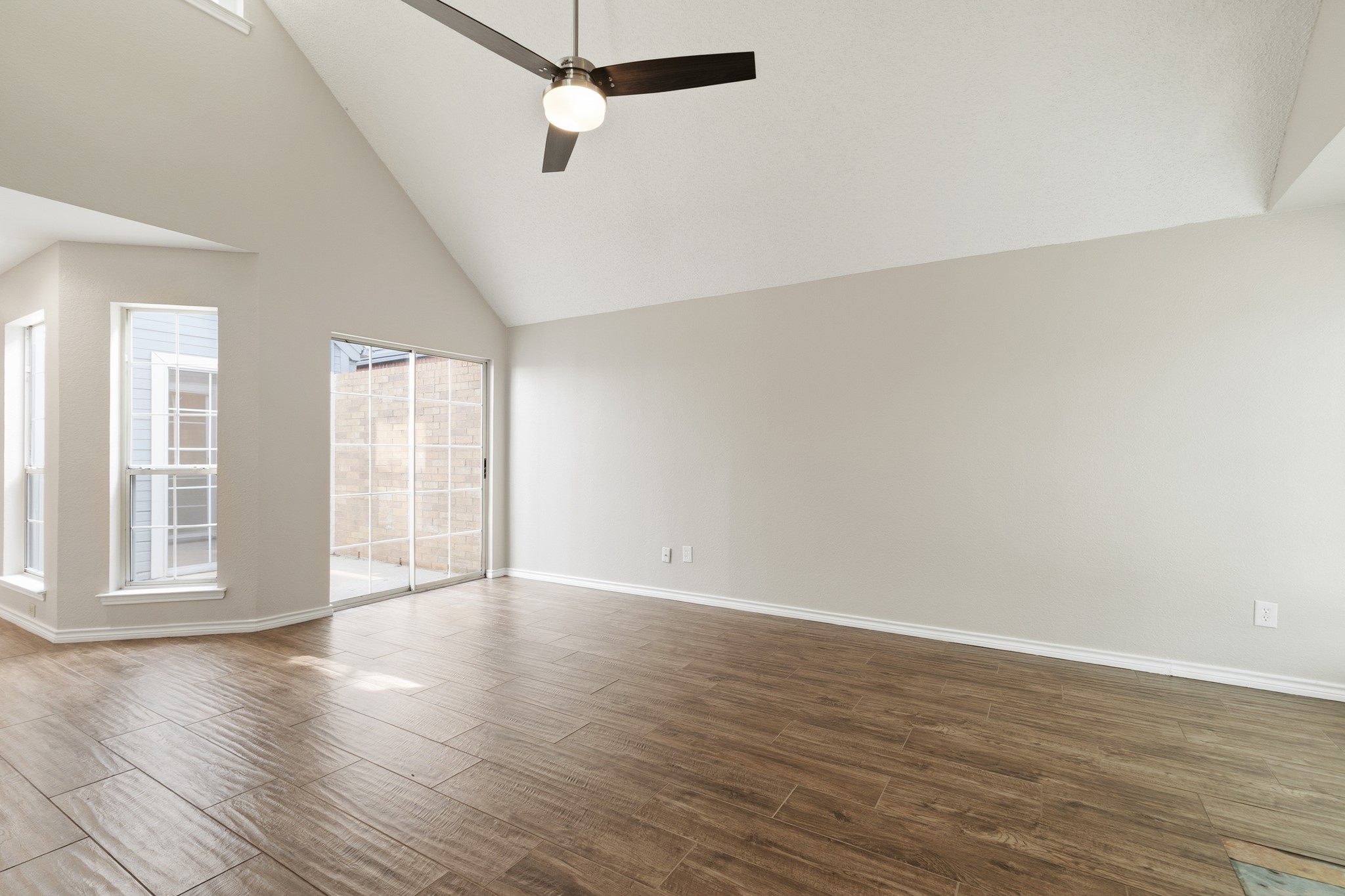2927 S Bend Drive Dallas TX 75229
