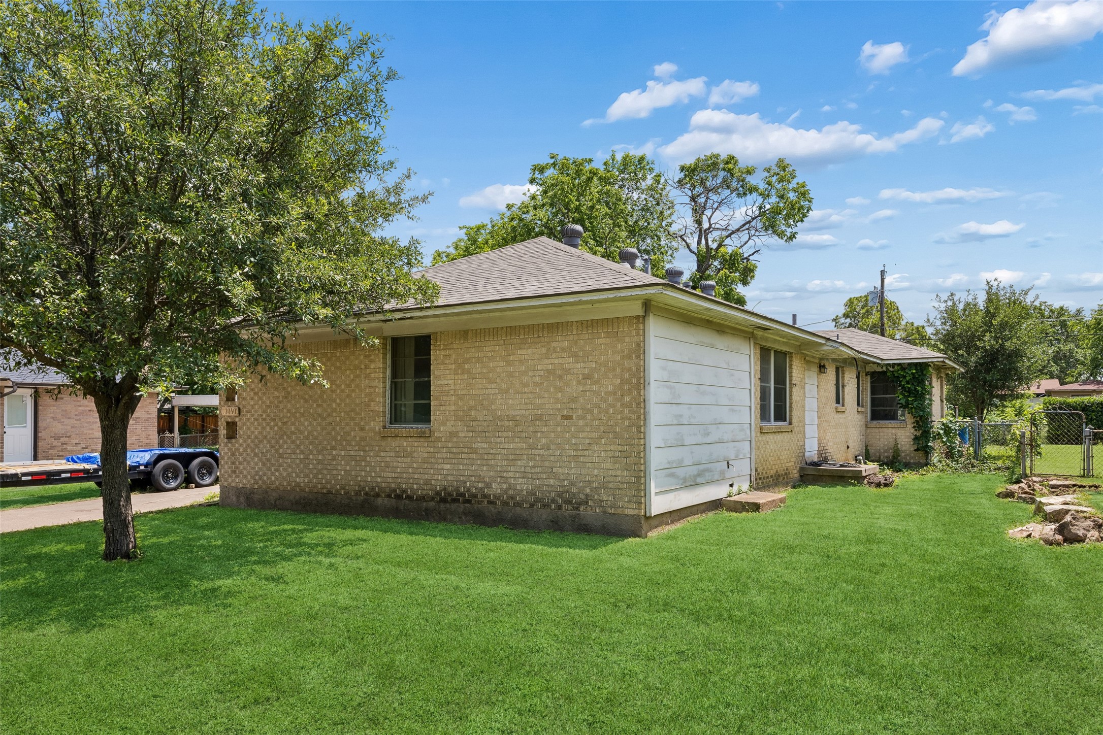 3040 June Drive Dallas TX 75211