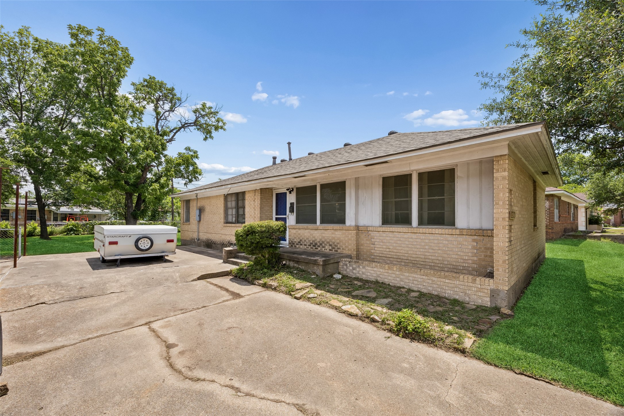 3040 June Drive Dallas TX 75211