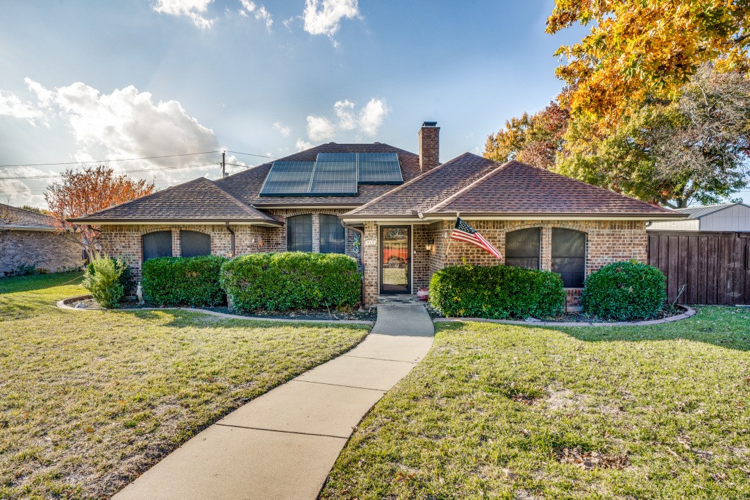 945 Canyon Ridge Drive Desoto TX 75115