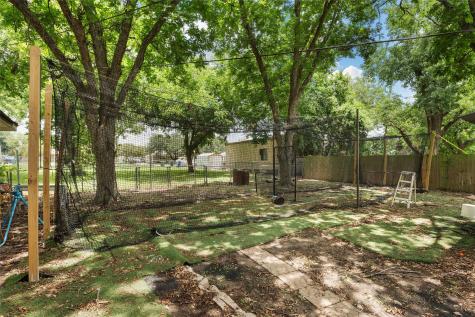 631 N Robinson Drive Robinson TX 76706